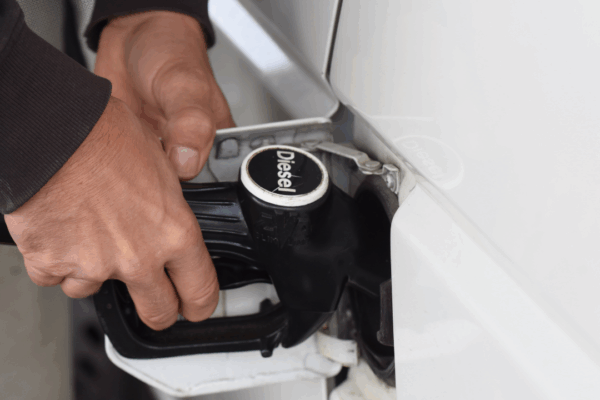 Preço da gasolina desce, mas gasóleo sobe no próximo domingo